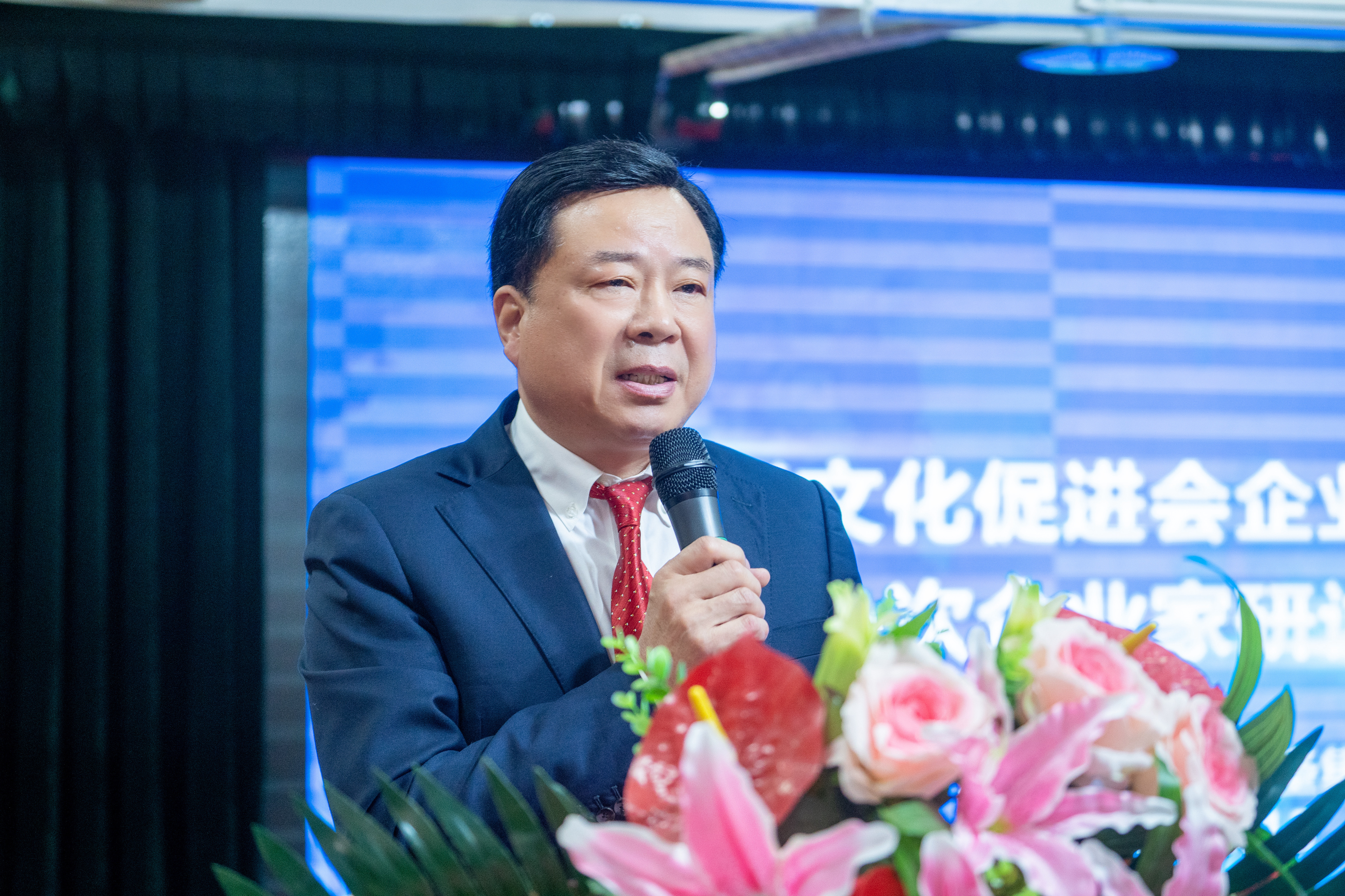 河南省孝文化促進(jìn)會(huì)企業(yè)家工作委員會(huì)、特邀企業(yè)家、第一次研討交流會(huì)隆重召開(kāi)